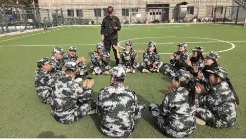 ������ѧ�߲���ѵ������ѧ��ѵ��չ